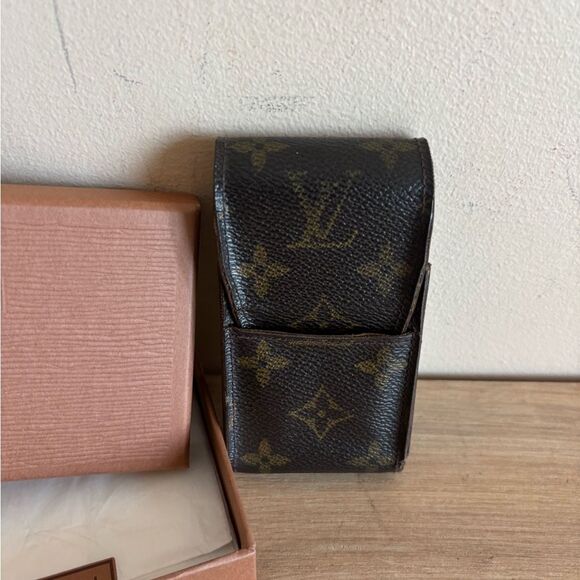 Authentic Louis Vuitton monogram case - Picture 2 of 6